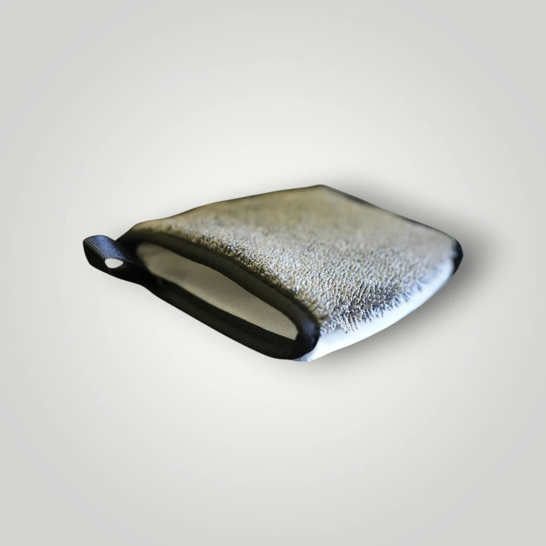 Interior Scrub Mitt schrobhandschoen detail – WaxO'lux